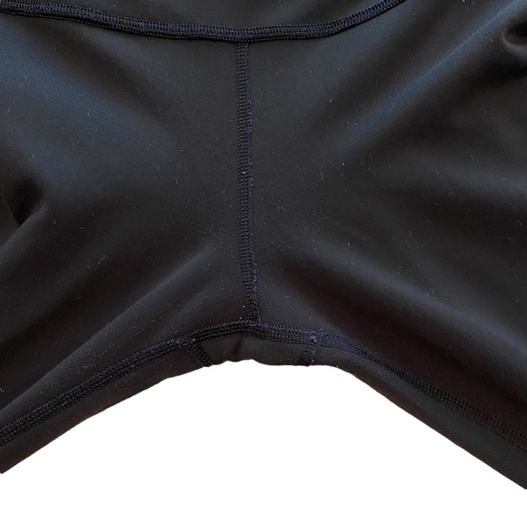 Lululemon Wunder Under crops Black/Purple Reversible - Picture 6 of 14
